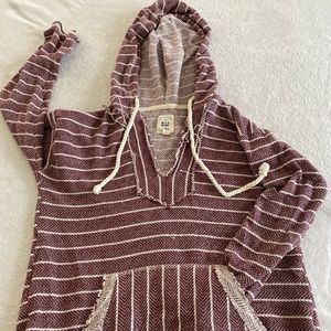 Billabong sweater